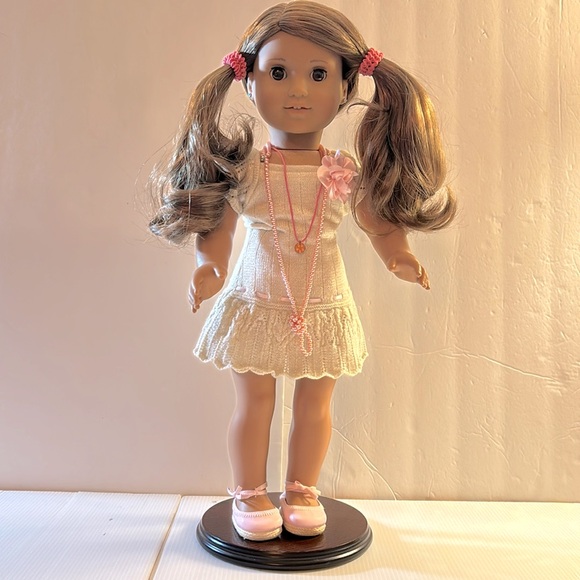 NWOT AMERICAN GIRL Doll 2008 with Stand - Picture 1 of 11